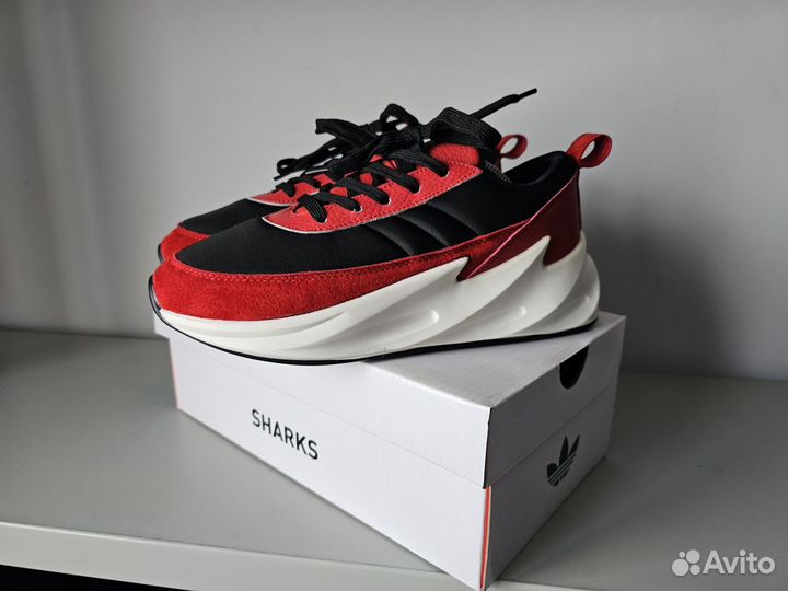 Кроссовки Adidas Sharks