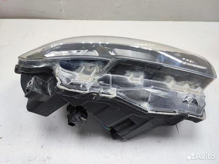 Фара правая LADA vesta