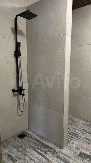 Дом 180 м² на участке 4 сот.