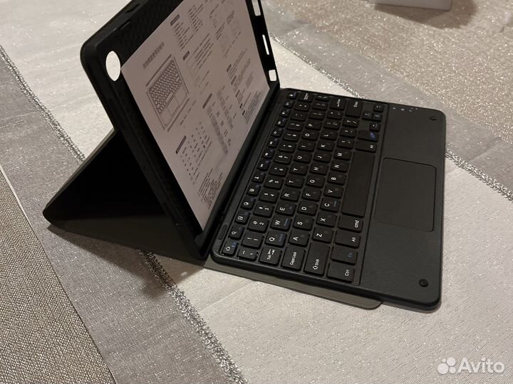 Чехол с клавиатурой на Samsung Galaxy Tab A8 10.5