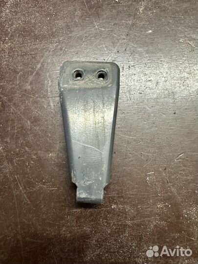 Кронштейн корпуса подножки Scania 6 2332640