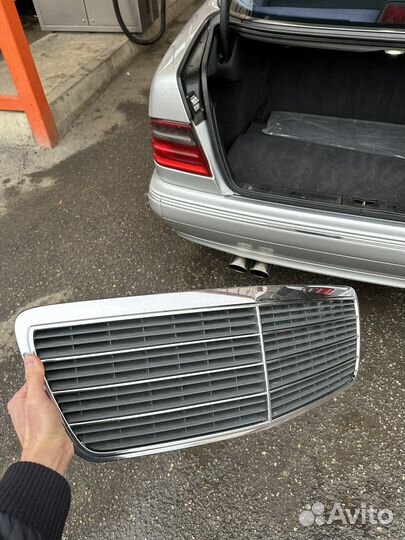 Решетка радиатора Mercedes W210