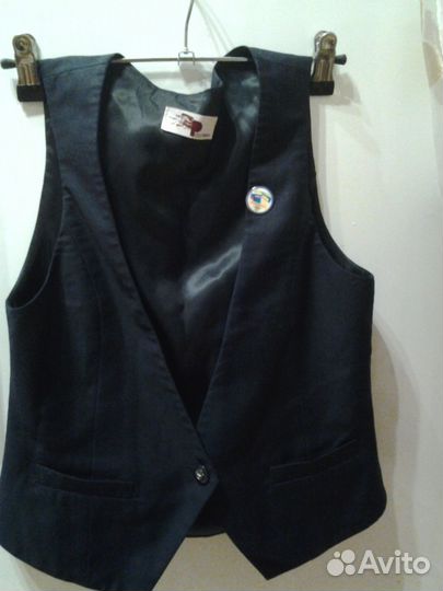 Юбка и жилетка темносиняя. Школьная форма