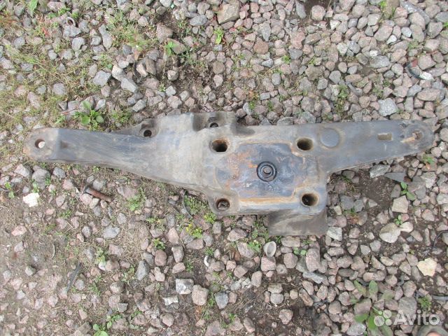 Кронштейн пневморессоры Volvo FM9 FM12 FH12