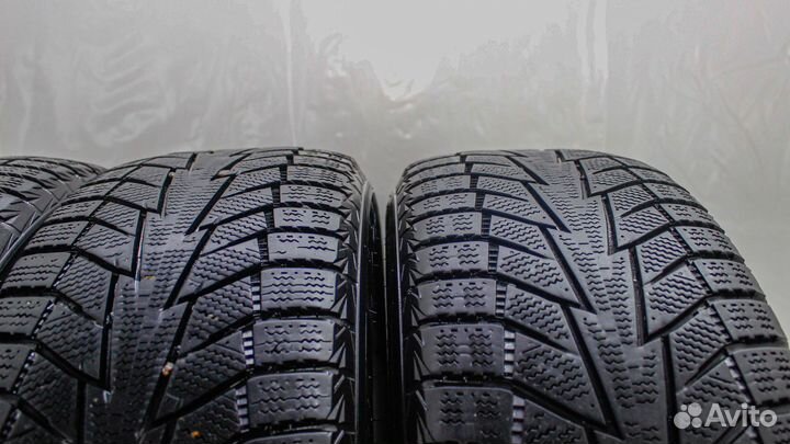 Hankook Winter I'Cept IZ2 215/60 R17 96T
