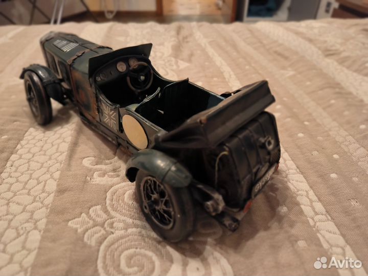 Модель ретро автомобиля JayLand