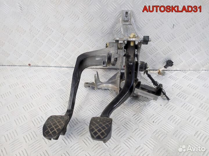 Блок педалей МКПП Audi A4 B5 8D1721316D