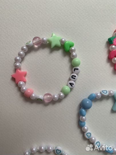 Браслет из бисера и бусин женский