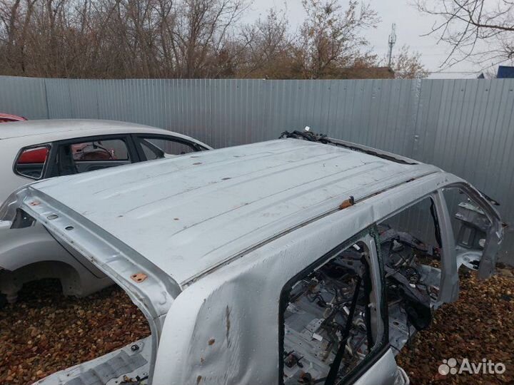 Крыша панель крыши Toyota Land Cruiser VDJ200 1VD