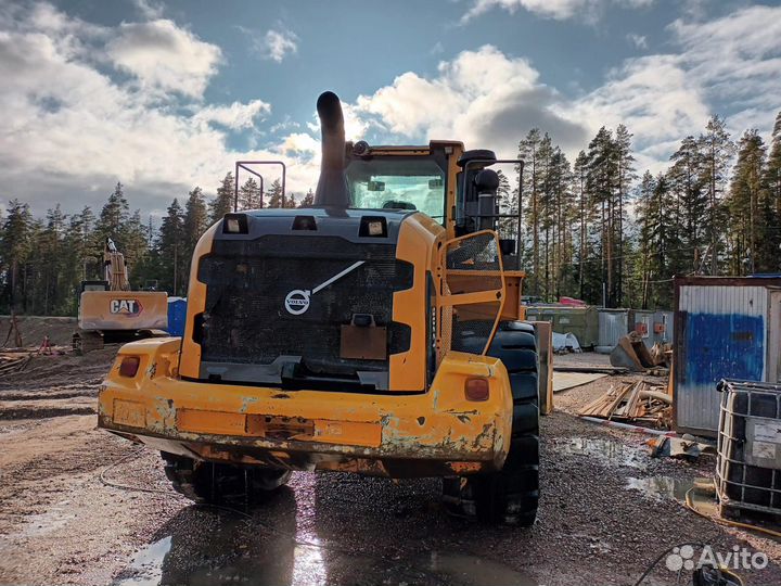 Фронтальный погрузчик Volvo L220G, 2012