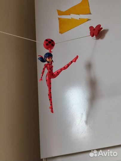 Фигурка Леди Баг на тарзанке