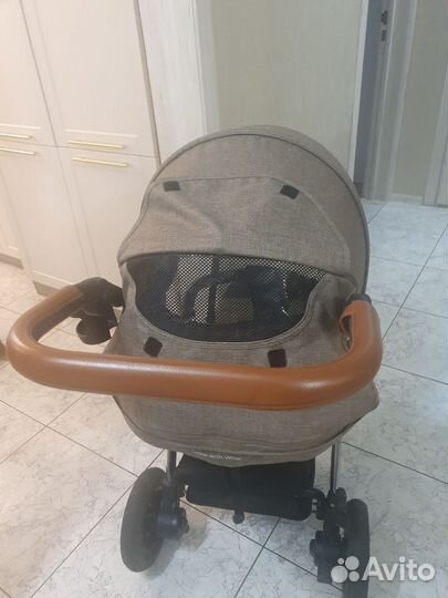 Коляска прогулочная