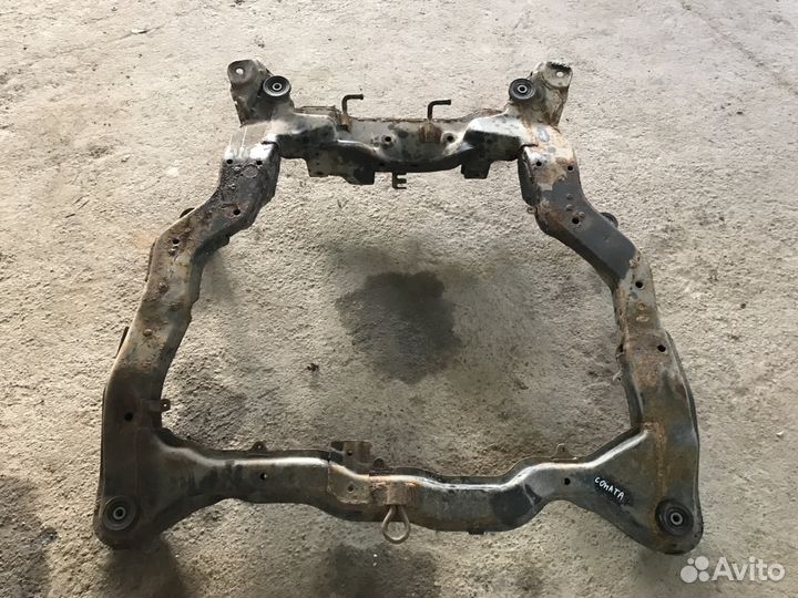 Передний подрамник Hyundai Sonata