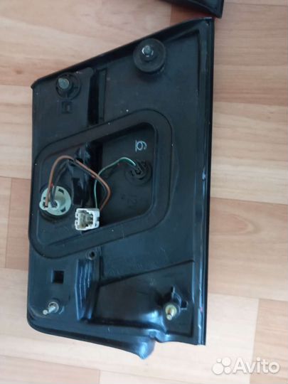 Задние фонари Nissan Sunny fb15