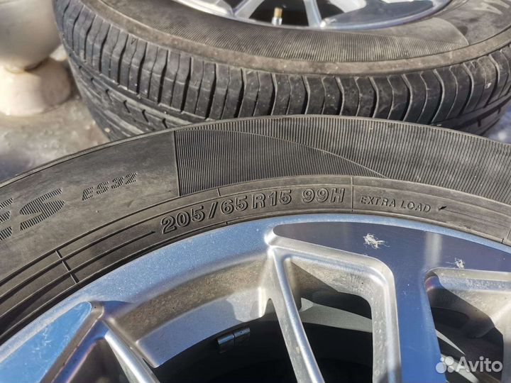 R15 Yokohama Bluearth ES32 205/65, PCD 5x114.3 DIA 60.1