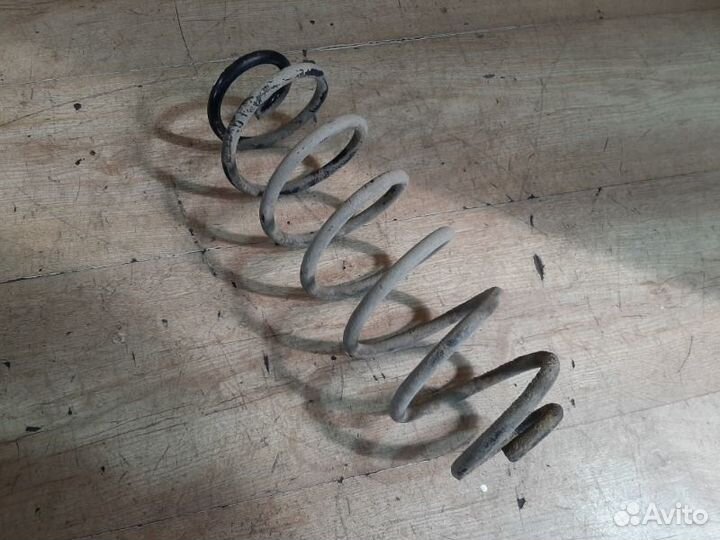 Пружина задняя Mazda Demio DY3W 1.3 2002