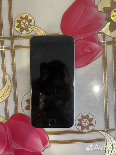 iPhone SE, 32 ГБ