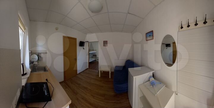 Комната 30 м² в 8-к., 1/2 эт.