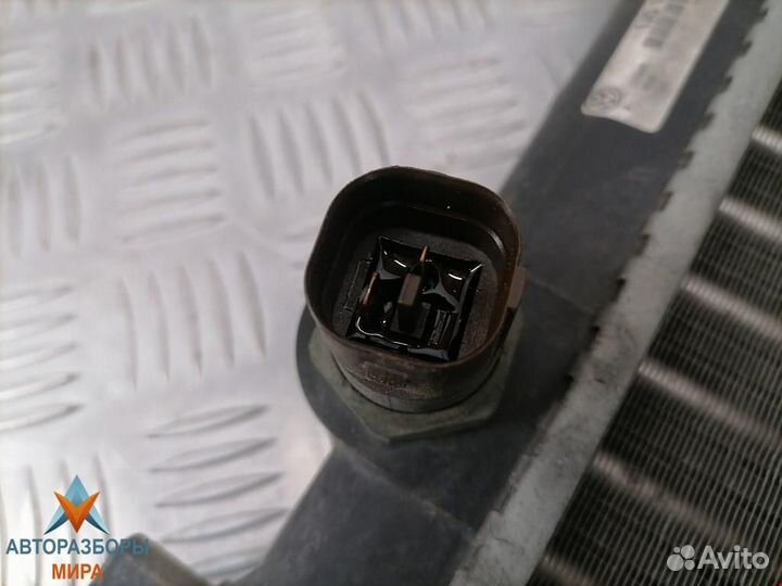 Радиатор (основной) Volkswagen Golf 3 1999