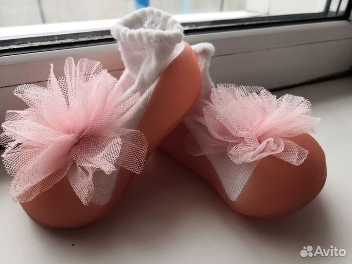 Носочки с подошвой