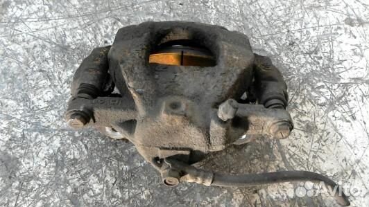 Суппорт тормозной передний правый toyota verso AR2