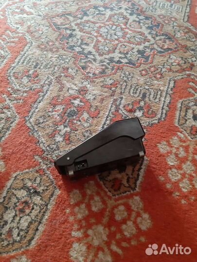 Электрическая швейная машинка