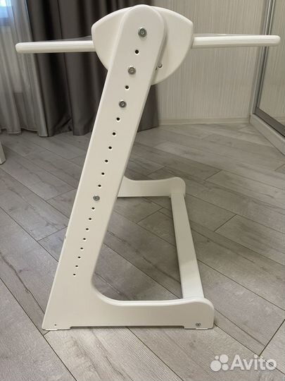 Продаю детский стол со стульями