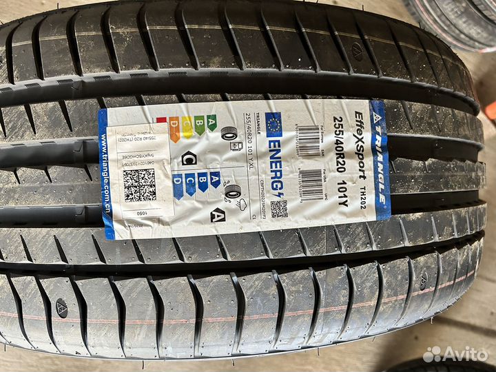 Triangle EffeXSport TH202 255/40 R20 101Y