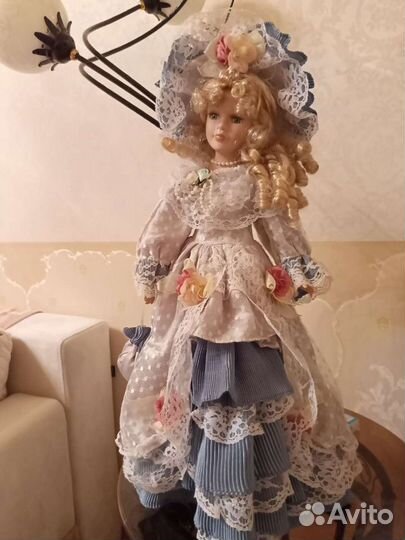 Фарфоровая кукла 55 см