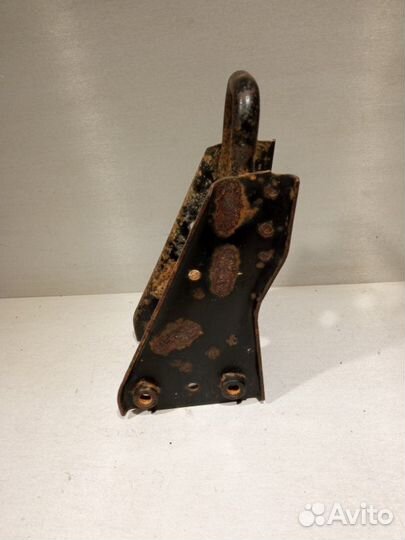 Скоба буксировочная Mitsubishi Outlander 3 4B11