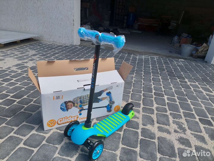 Самокат детский трехколесный новый