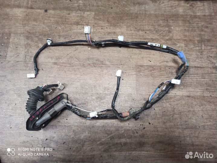 Коса проводка двери задняя левая Toyota Land