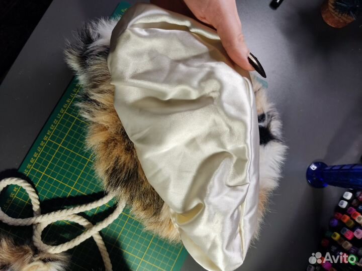 Меховая сумка и варежки. Комплект