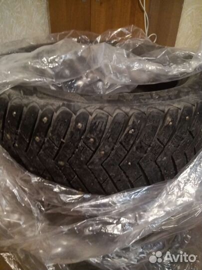 Goodyear UltraGrip Ice SUV 215/60 R17 100T