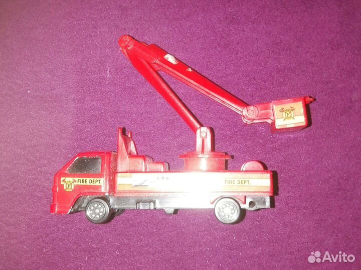 Модель мотоцикла и пожарной вышки