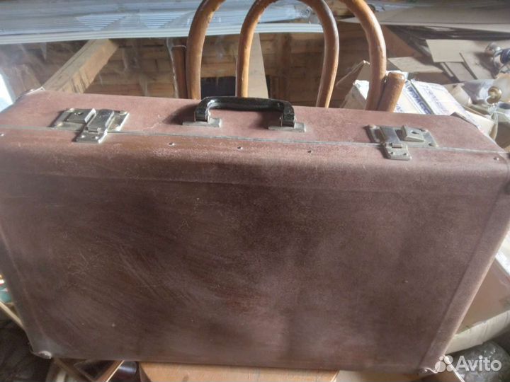 Дипломат для документов и чеиоданы