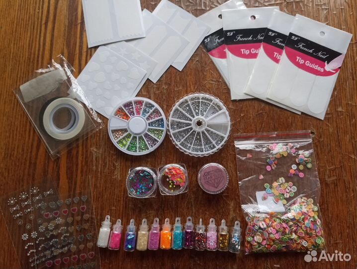 Разные украшения для ногтей