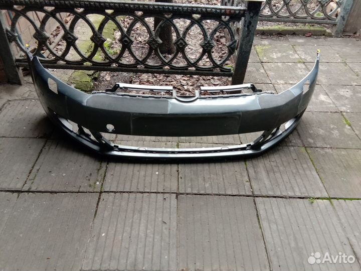 Перднний бампер Golf 6