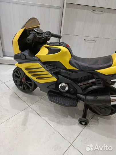 Детский электромобиль