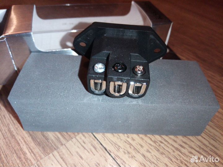 Furutech FI-06 I.E.C. разъём