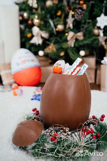 Шоколадное яйцо киндер сюрприз