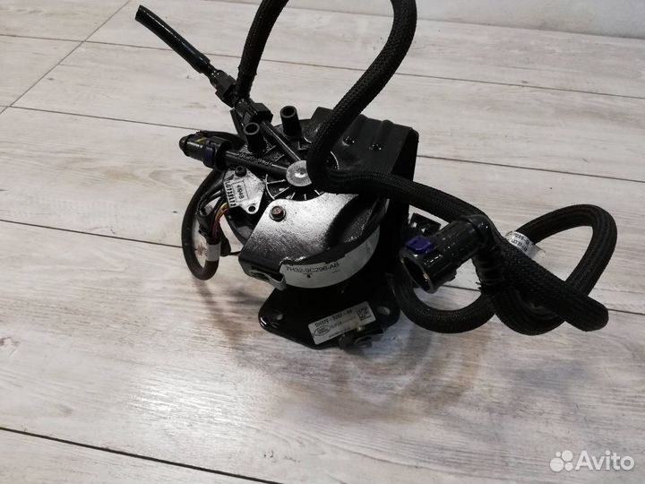 Топливный датчик Land Rover Discovery 4