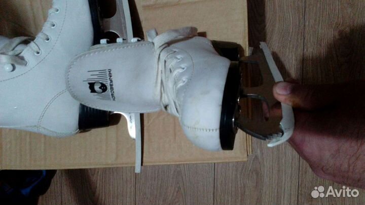 Коньки женские 34 размер
