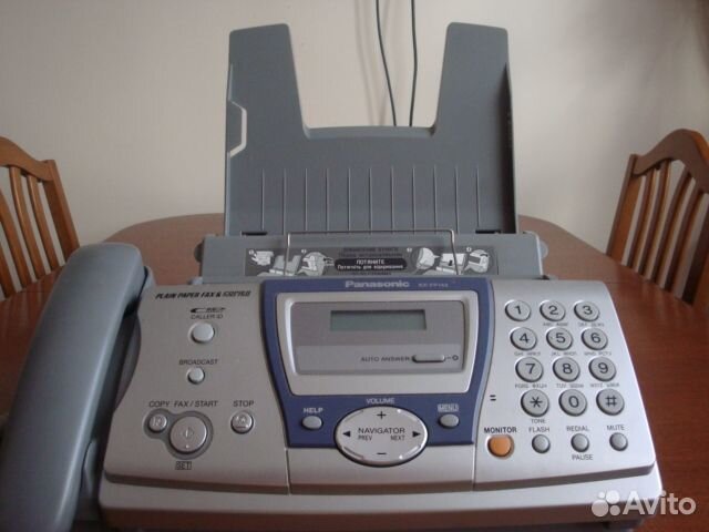 Телефон - Факс KX-FP143RU