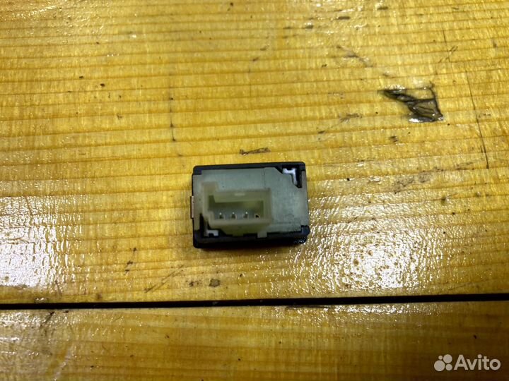 Кнопка открывания багажника bmw 5 e60/e61