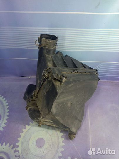 Корпус воздушного фильтра Mercedes C-class w202