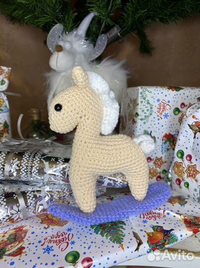 Игрушка Вязанная лошадка, ручная работа
