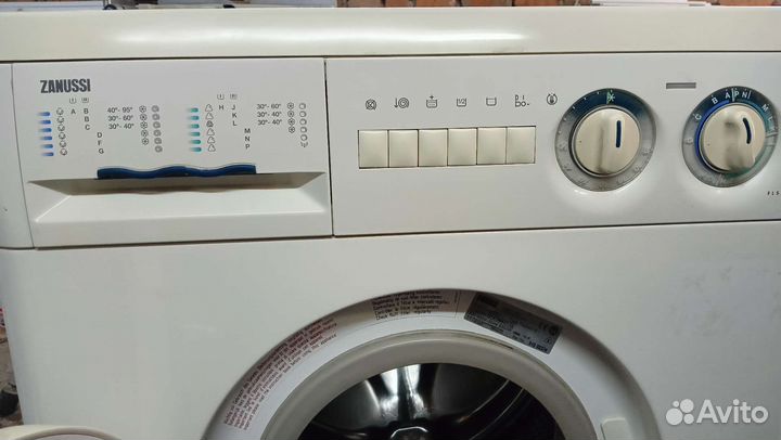 Стиральная машина на запчасти zanussi