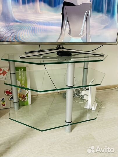 Стеклянная тумба под тв телевизор