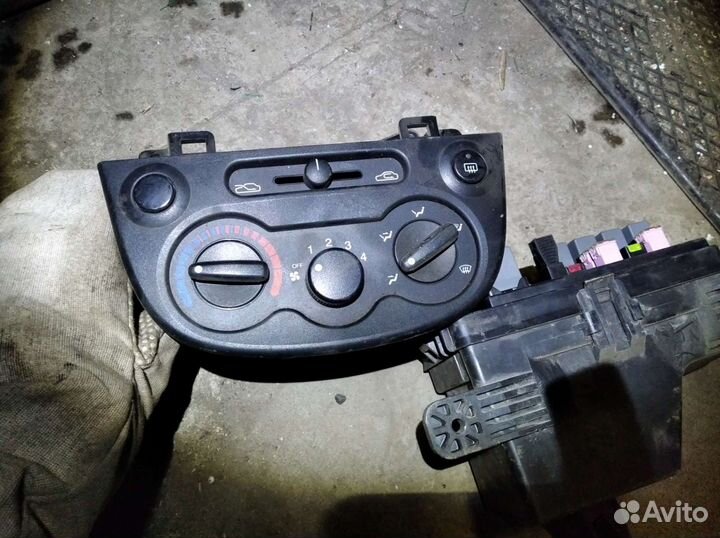 Блок управления печкой шевроле спарк